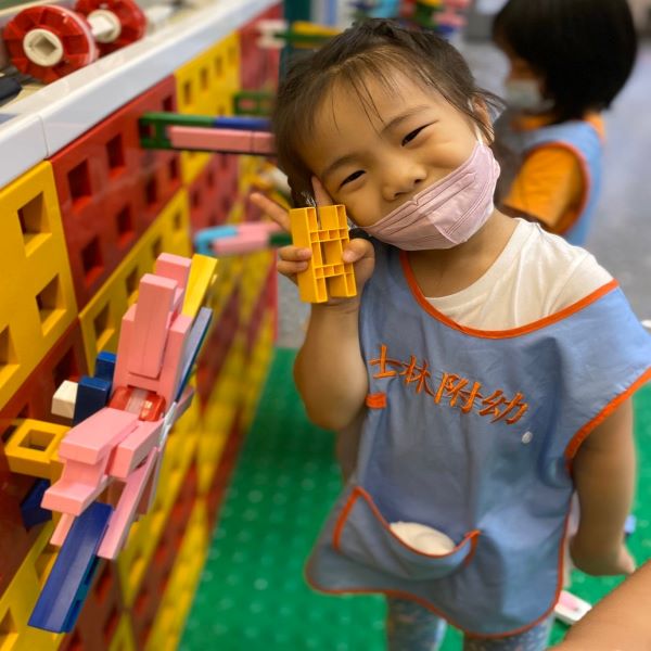 校園版 中LASY積木 240PCS